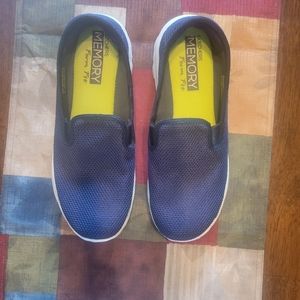 Skechers GO Walk Resalyte Memory Foam Walking Shoe 7.5 size
